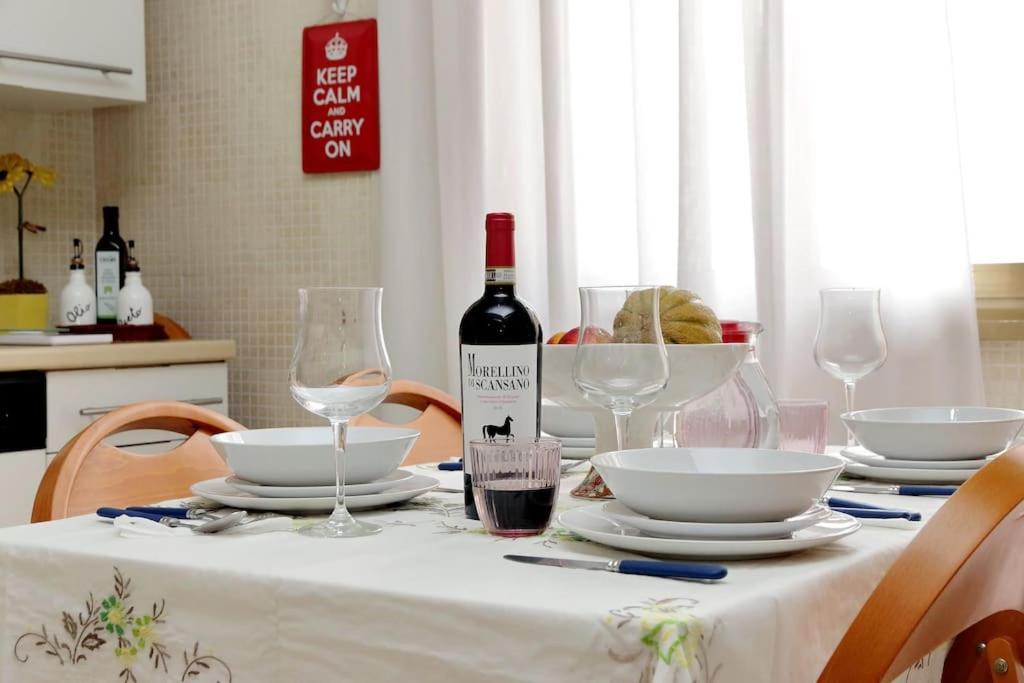 Relax Rome With 2 Balconies - 2 Bedroom Flat, 3Rd Floor With Lift, High Comfort, Quite, A Walk From Urban Train Station Gemelli And Metro A Stops Battistini & Cornelia Connecting To Center In 20 Minutes, 2 Steps From Bus Stop, Cycle Path, Groceries Dış mekan fotoğraf